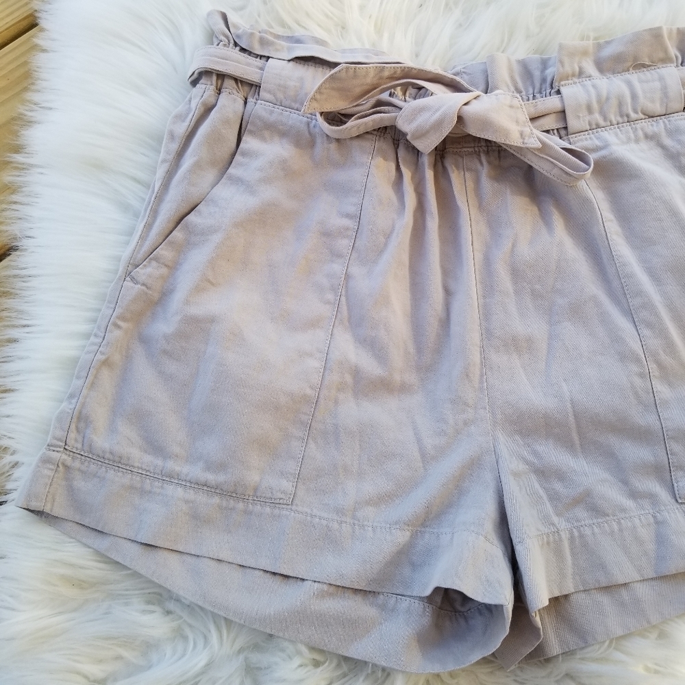 Romeo Juliet Couture Beige Cream Paperbag Shorts Large